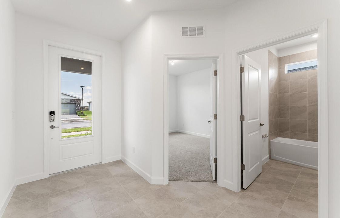 For Rent: $3,950 (5 beds, 3 baths, 2582 Square Feet)