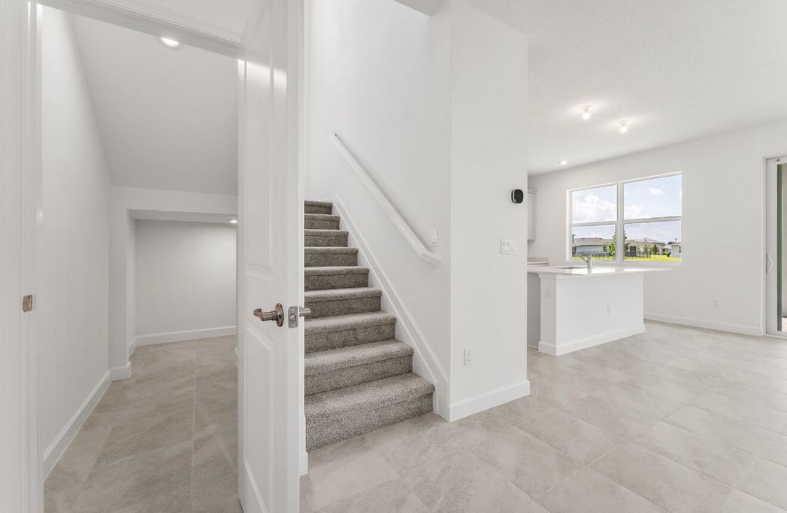 For Rent: $3,950 (5 beds, 3 baths, 2582 Square Feet)