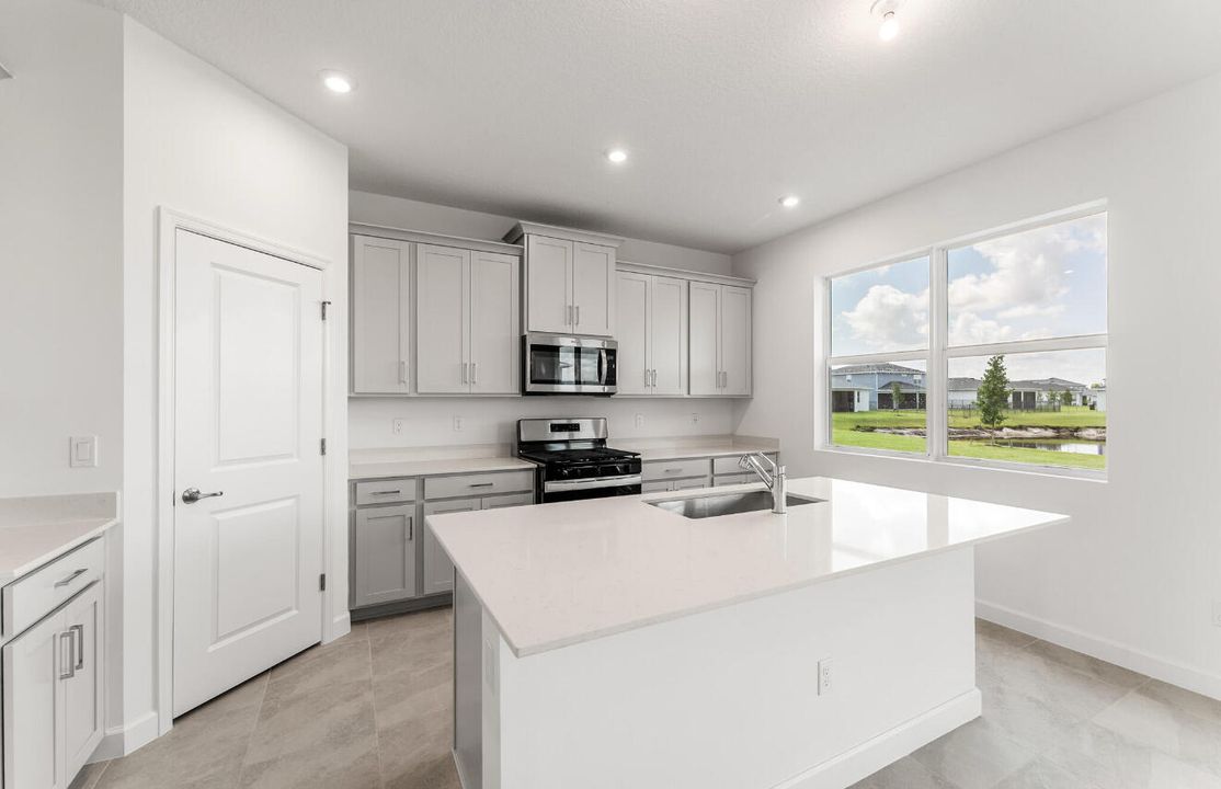 For Rent: $3,950 (5 beds, 3 baths, 2582 Square Feet)