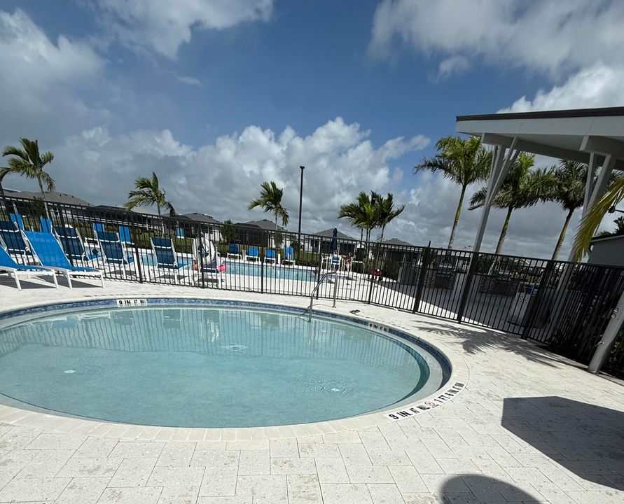 For Rent: $3,950 (5 beds, 3 baths, 2582 Square Feet)