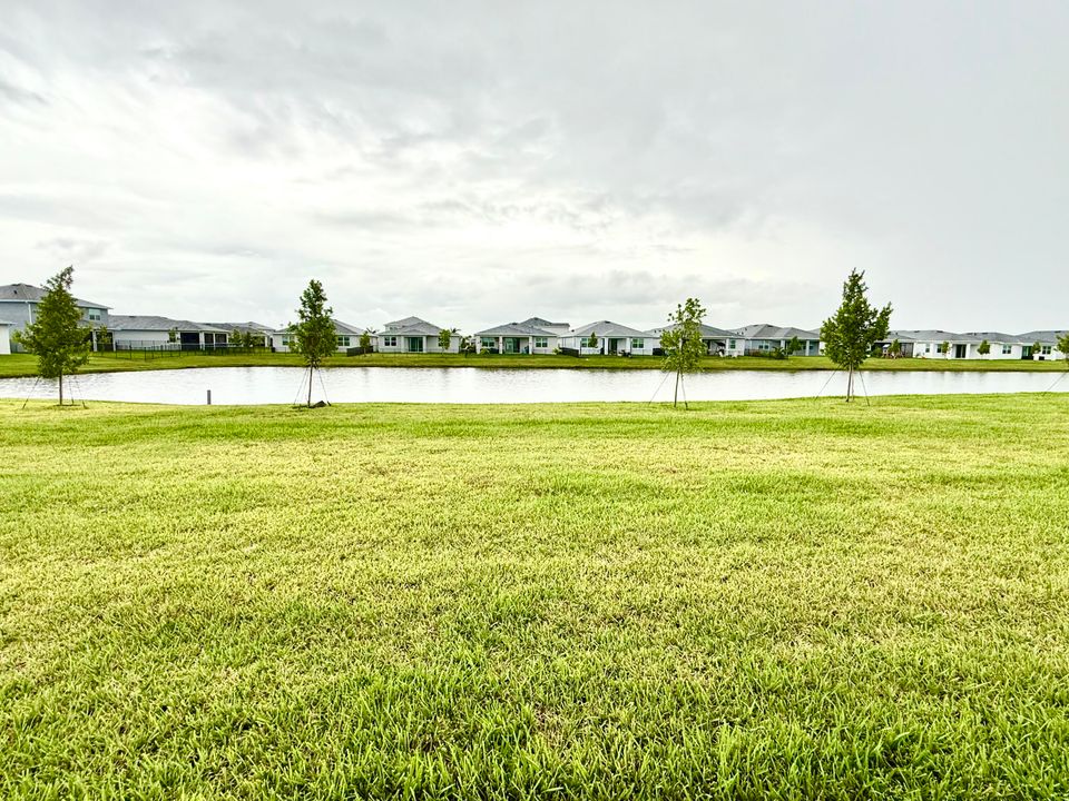 For Rent: $3,950 (5 beds, 3 baths, 2582 Square Feet)