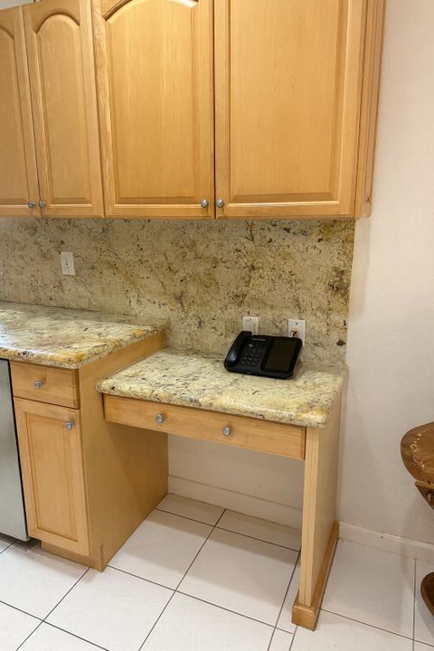 Active With Contract: $450,000 (3 beds, 2 baths, 1778 Square Feet)