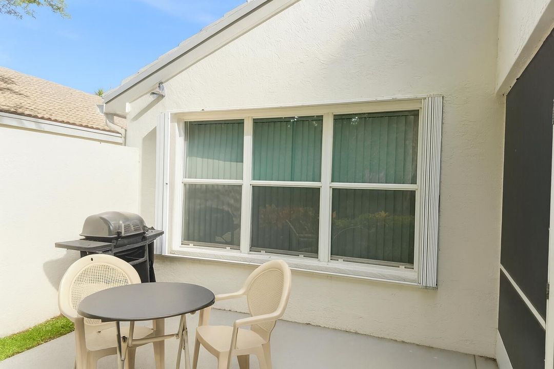 Active With Contract: $450,000 (3 beds, 2 baths, 1778 Square Feet)