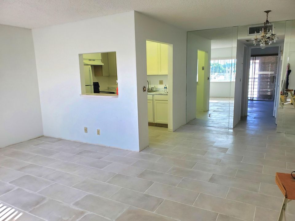 出租: $1,500 (1 贝兹, 1 浴室, 756 平方英尺)