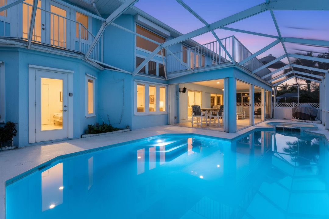 Под контрактом: $1,399,000 (4 спален, 3 ванн, 3117 Квадратных фут)