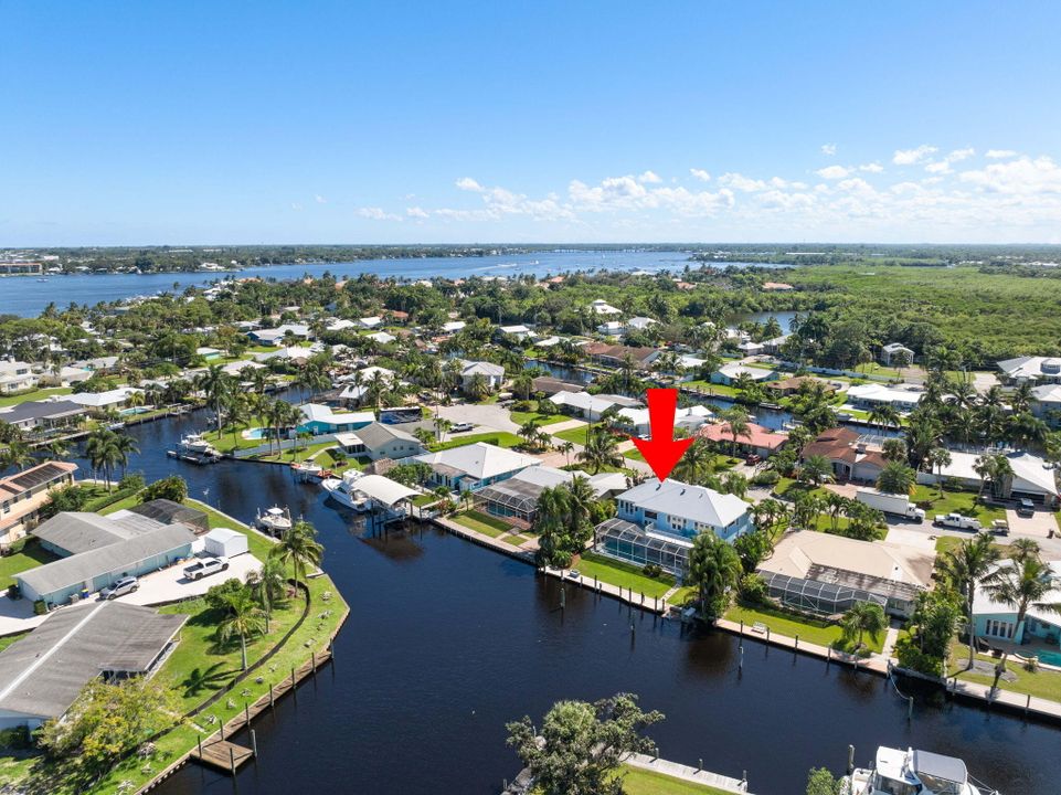 Под контрактом: $1,399,000 (4 спален, 3 ванн, 3117 Квадратных фут)