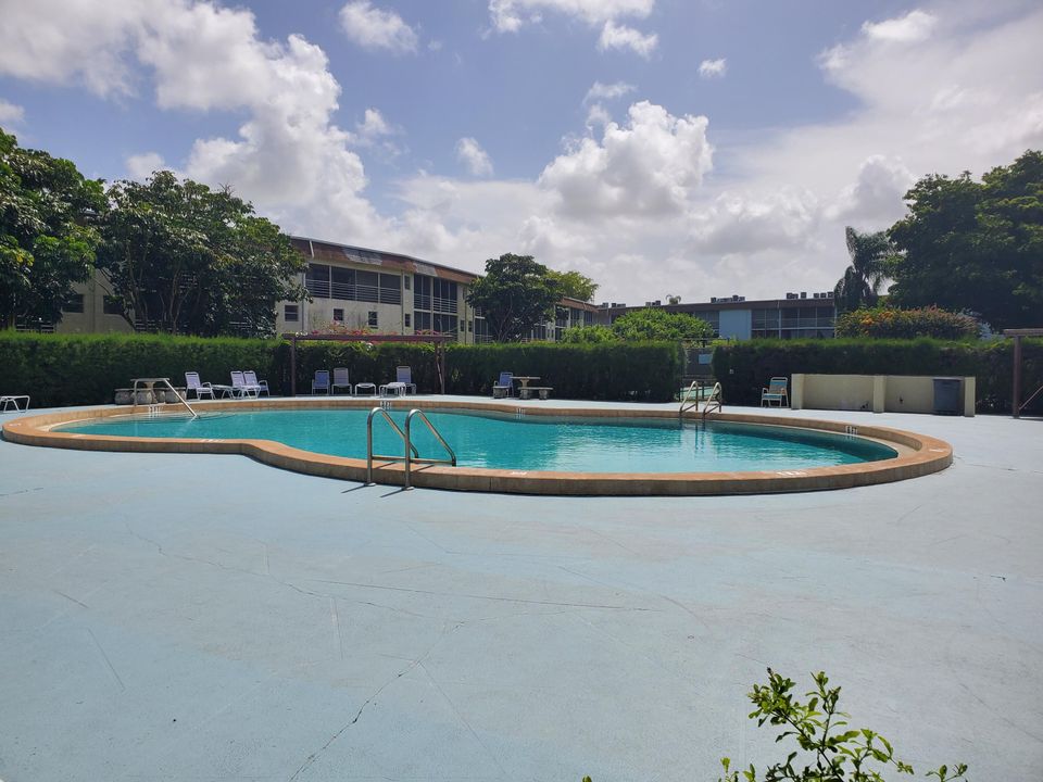 出租: $1,500 (1 贝兹, 1 浴室, 756 平方英尺)