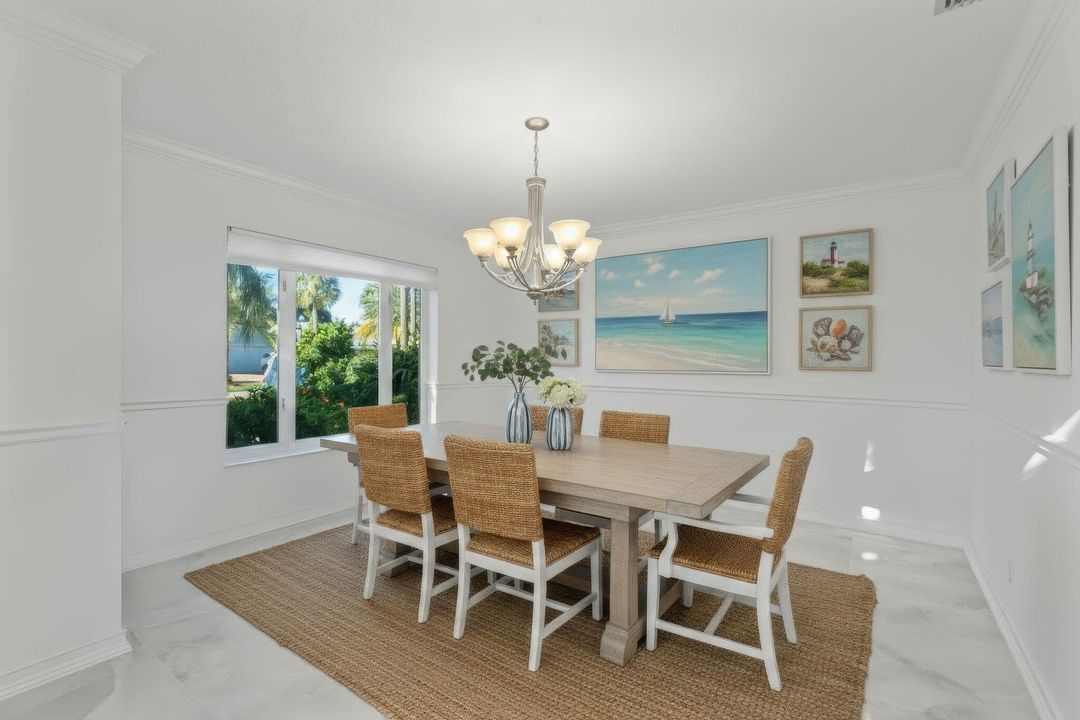 Под контрактом: $1,399,000 (4 спален, 3 ванн, 3117 Квадратных фут)