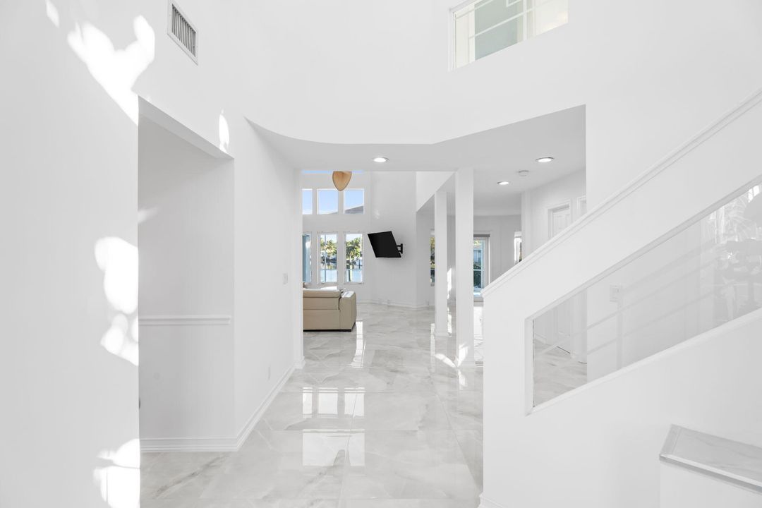 Под контрактом: $1,399,000 (4 спален, 3 ванн, 3117 Квадратных фут)