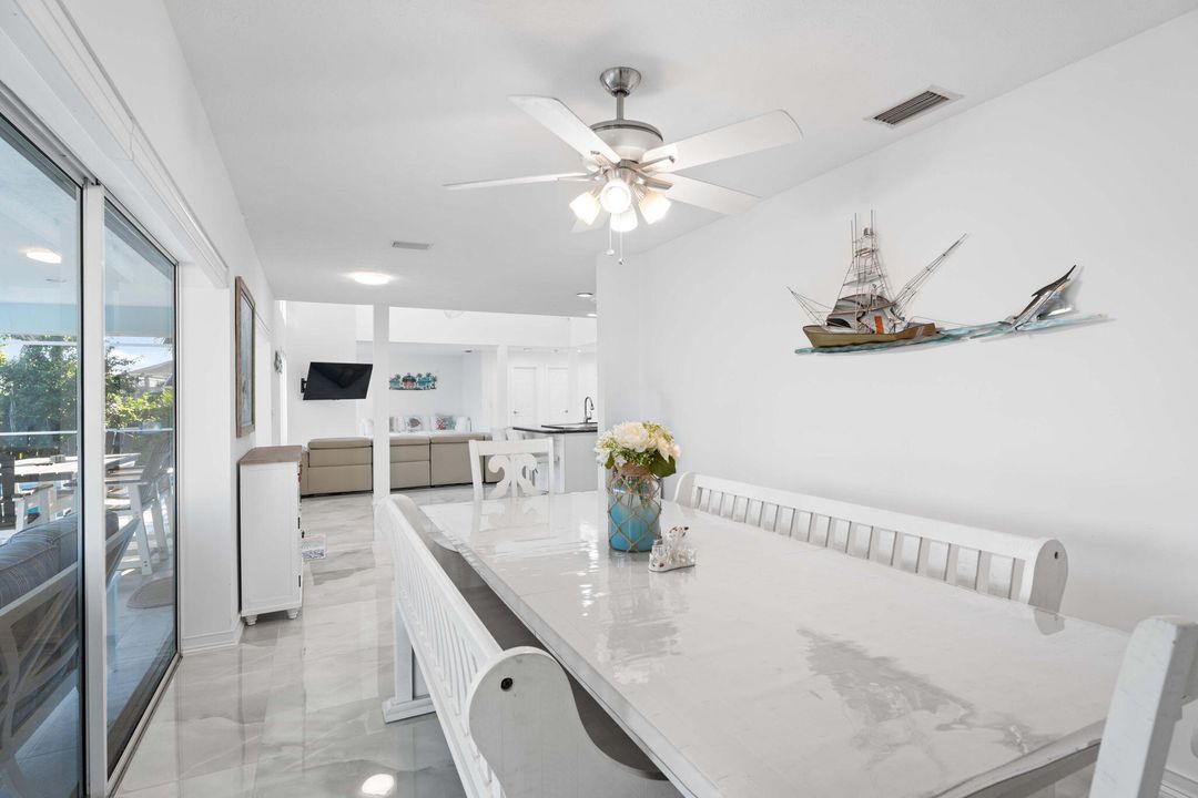 Под контрактом: $1,399,000 (4 спален, 3 ванн, 3117 Квадратных фут)