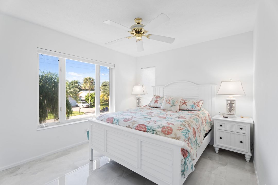 Под контрактом: $1,399,000 (4 спален, 3 ванн, 3117 Квадратных фут)