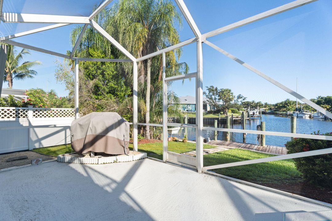 Под контрактом: $1,399,000 (4 спален, 3 ванн, 3117 Квадратных фут)