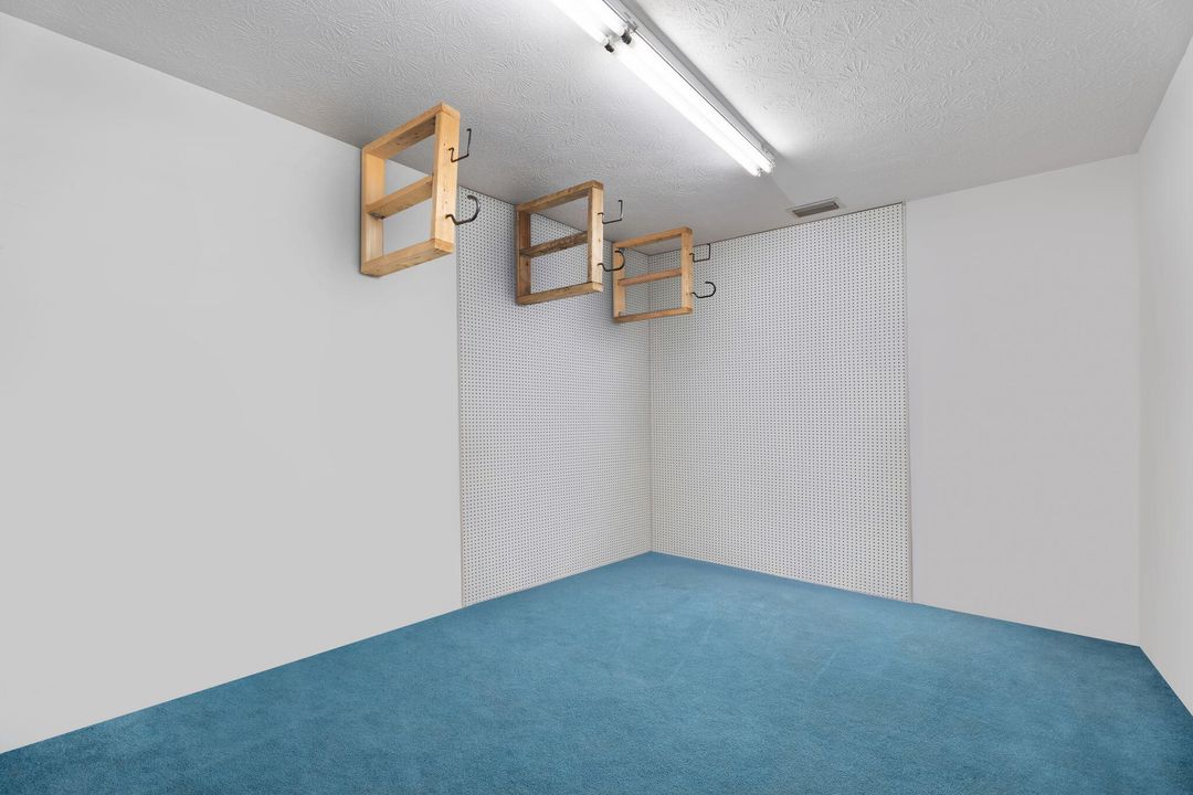 Под контрактом: $1,399,000 (4 спален, 3 ванн, 3117 Квадратных фут)