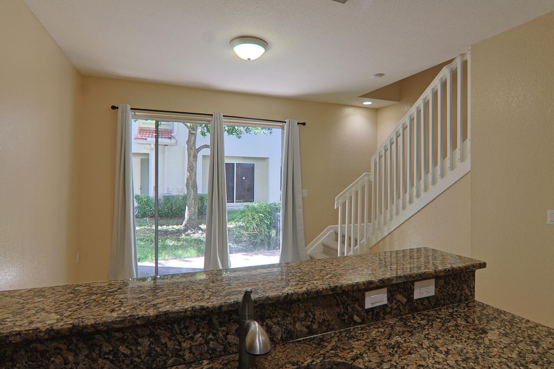 For Rent: $2,600 (3 beds, 2 baths, 1419 Square Feet)