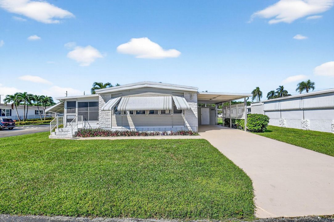 待售: $194,800 (2 贝兹, 2 浴室, 1301 平方英尺)