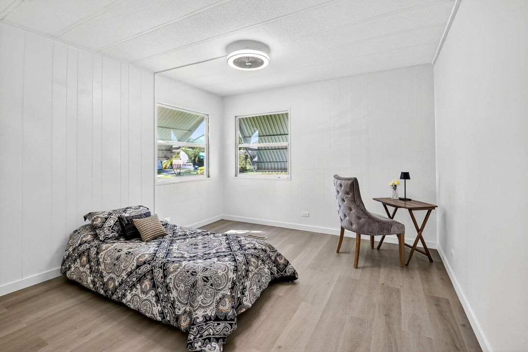 待售: $194,800 (2 贝兹, 2 浴室, 1301 平方英尺)