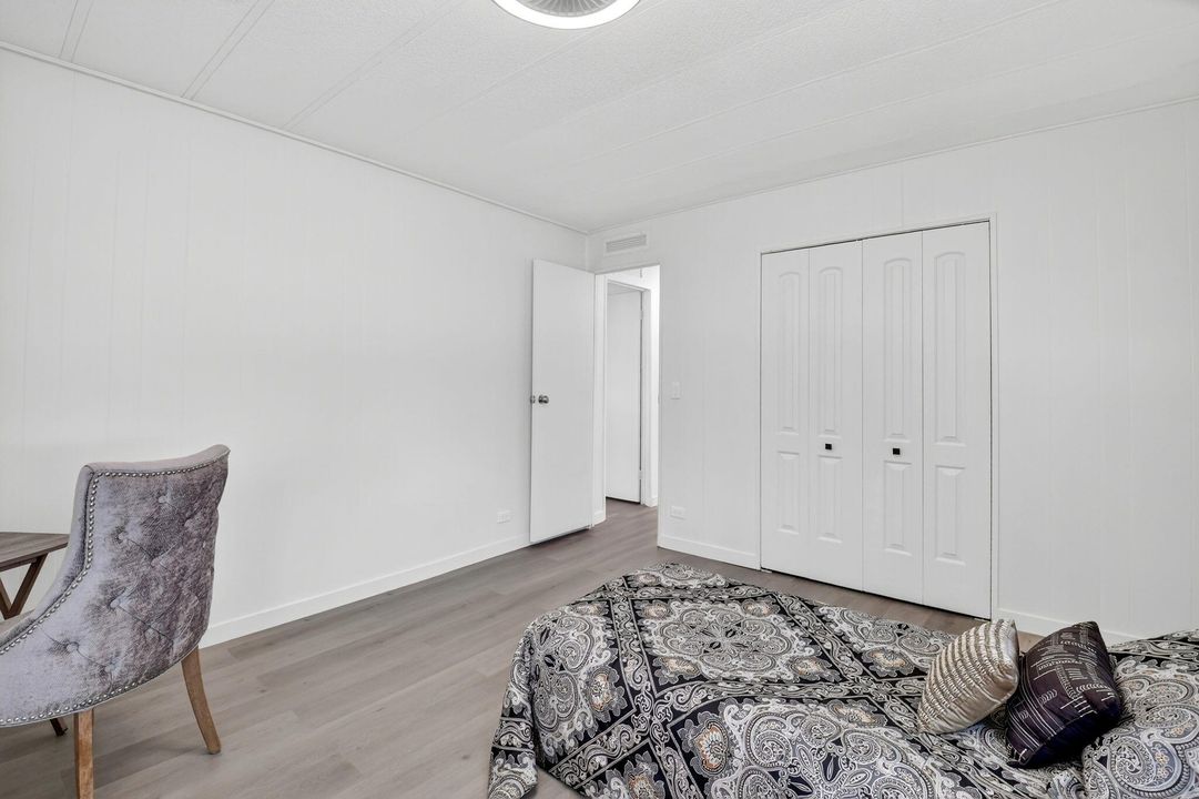 待售: $194,800 (2 贝兹, 2 浴室, 1301 平方英尺)