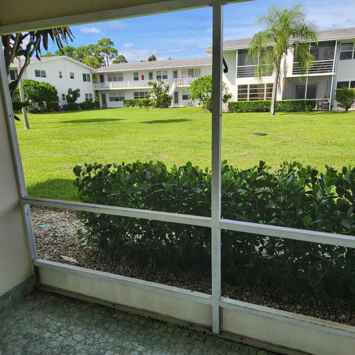 For Sale: $124,500 (2 beds, 1 baths, 798 Square Feet)