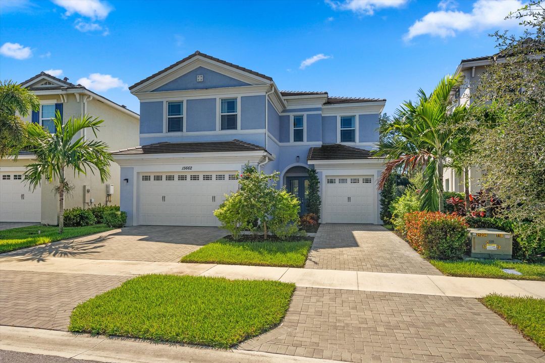 For Sale: $750,000 (4 beds, 3 baths, 2982 Square Feet)