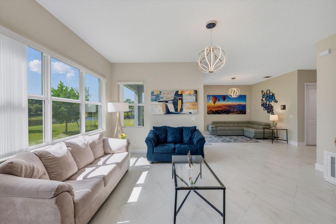 For Sale: $750,000 (4 beds, 3 baths, 2982 Square Feet)