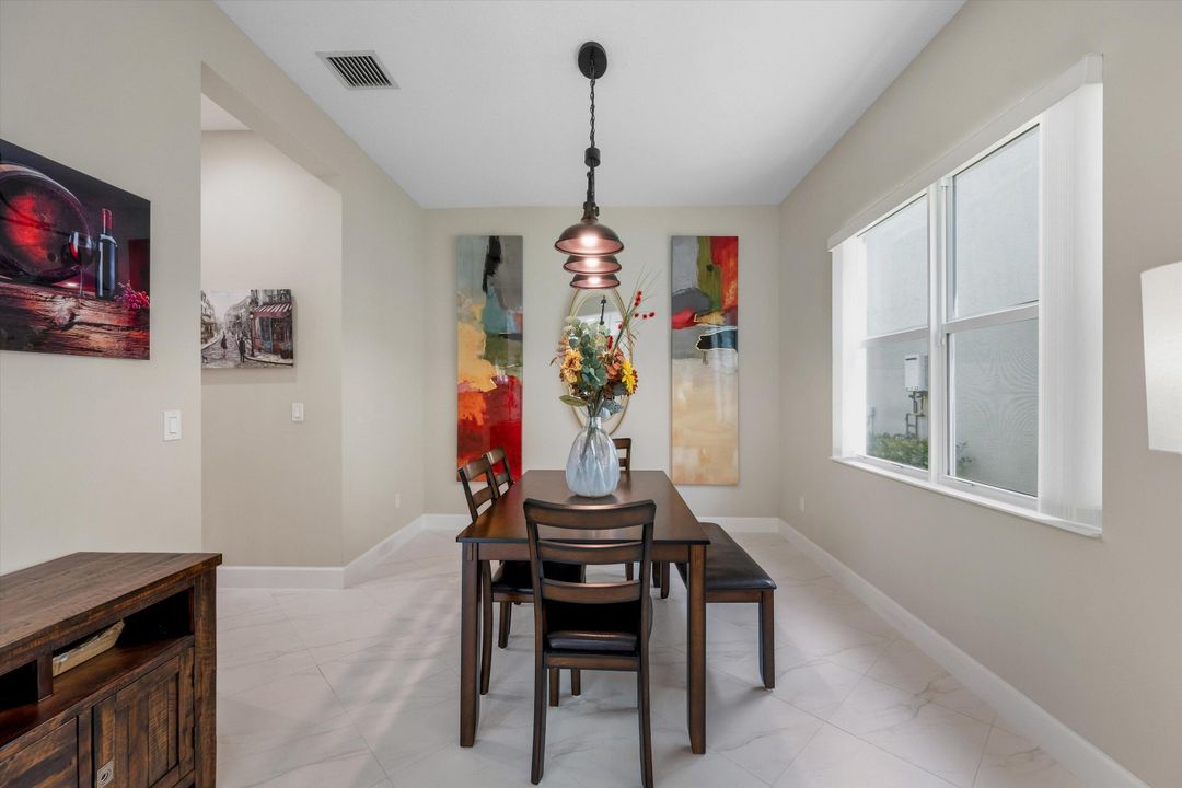 For Sale: $750,000 (4 beds, 3 baths, 2982 Square Feet)