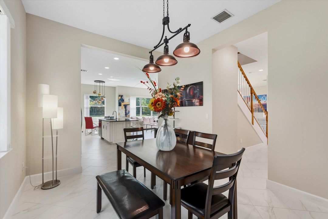 For Sale: $750,000 (4 beds, 3 baths, 2982 Square Feet)