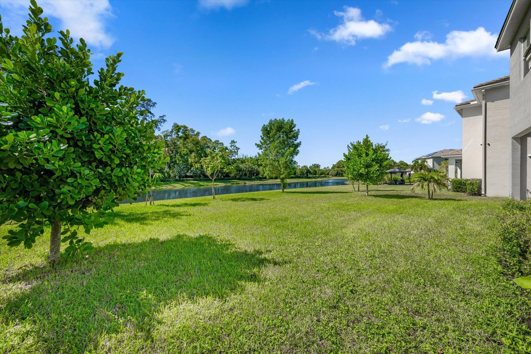 For Sale: $750,000 (4 beds, 3 baths, 2982 Square Feet)