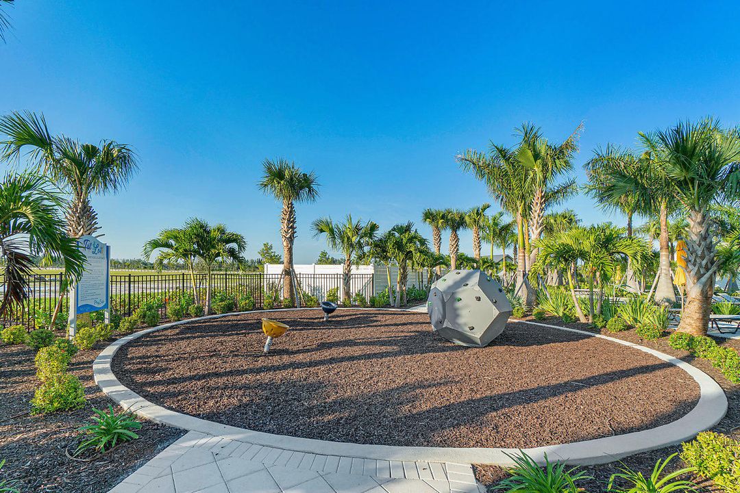 For Sale: $750,000 (4 beds, 3 baths, 2982 Square Feet)