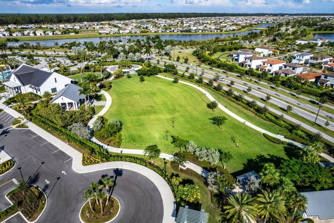 For Sale: $750,000 (4 beds, 3 baths, 2982 Square Feet)