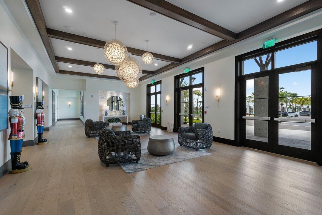 For Sale: $750,000 (4 beds, 3 baths, 2982 Square Feet)