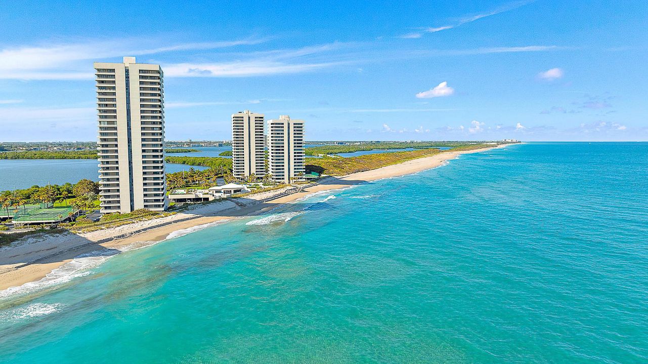 For Sale: $1,200,000 (2 beds, 2 baths, 1435 Square Feet)