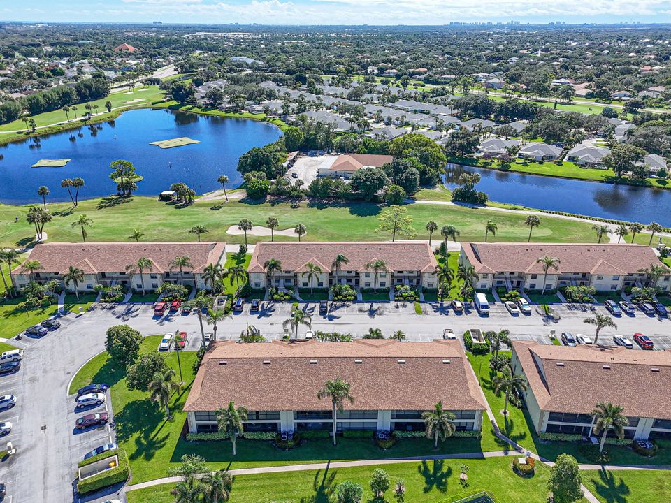 На продажу: $320,000 (2 спален, 2 ванн, 1178 Квадратных фут)