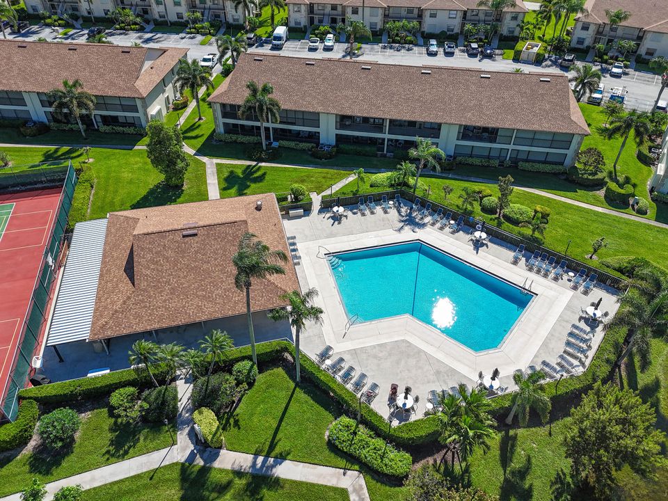 На продажу: $320,000 (2 спален, 2 ванн, 1178 Квадратных фут)