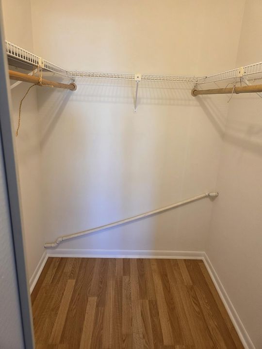 合同活跃: $289,000 (2 贝兹, 2 浴室, 1178 平方英尺)