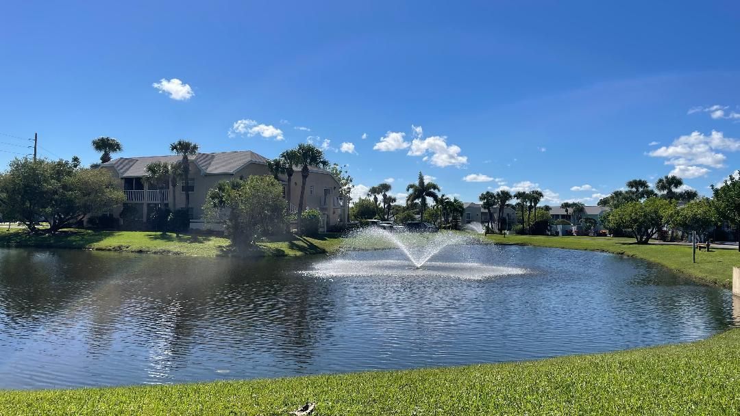 For Sale: $182,500 (2 beds, 2 baths, 874 Square Feet)