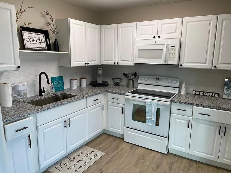 Activo con contrato: $399,900 (0 camas, 0 baños, 1800 Pies cuadrados)