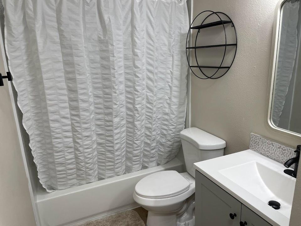 Activo con contrato: $399,900 (0 camas, 0 baños, 1800 Pies cuadrados)