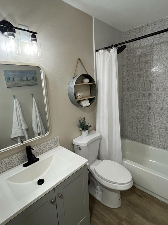 Activo con contrato: $399,900 (0 camas, 0 baños, 1800 Pies cuadrados)