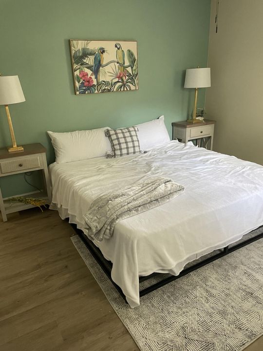 Activo con contrato: $399,900 (0 camas, 0 baños, 1800 Pies cuadrados)