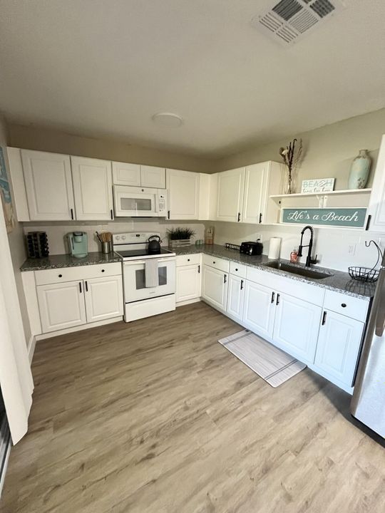 Activo con contrato: $399,900 (0 camas, 0 baños, 1800 Pies cuadrados)