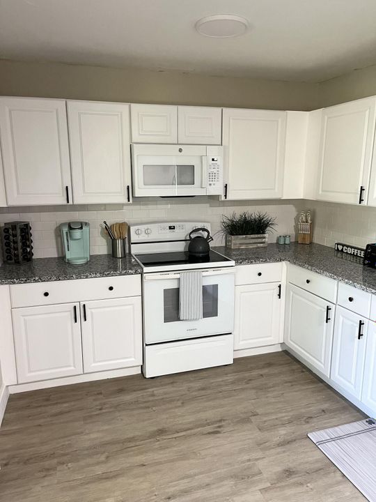 Activo con contrato: $399,900 (0 camas, 0 baños, 1800 Pies cuadrados)