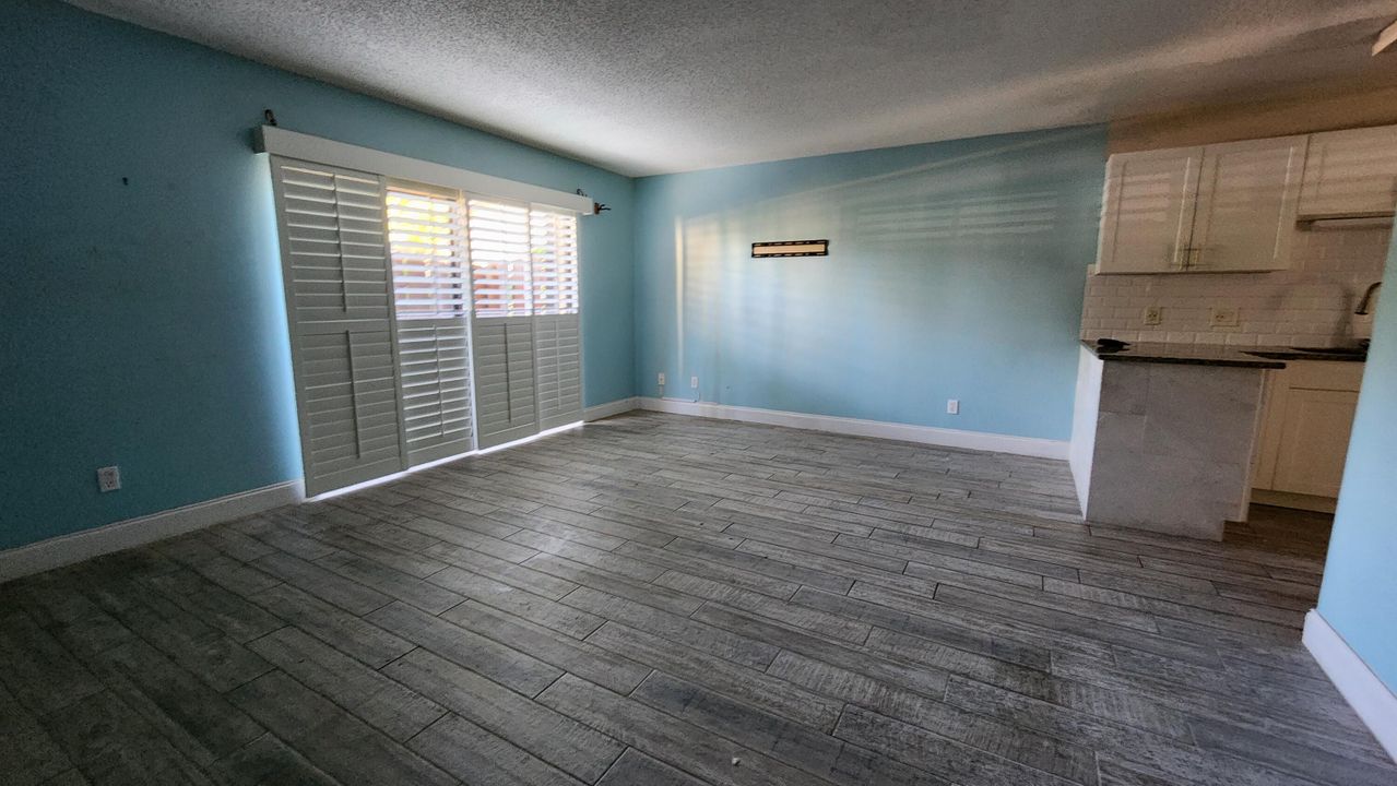 For Rent: $1,600 (1 beds, 1 baths, 840 Square Feet)