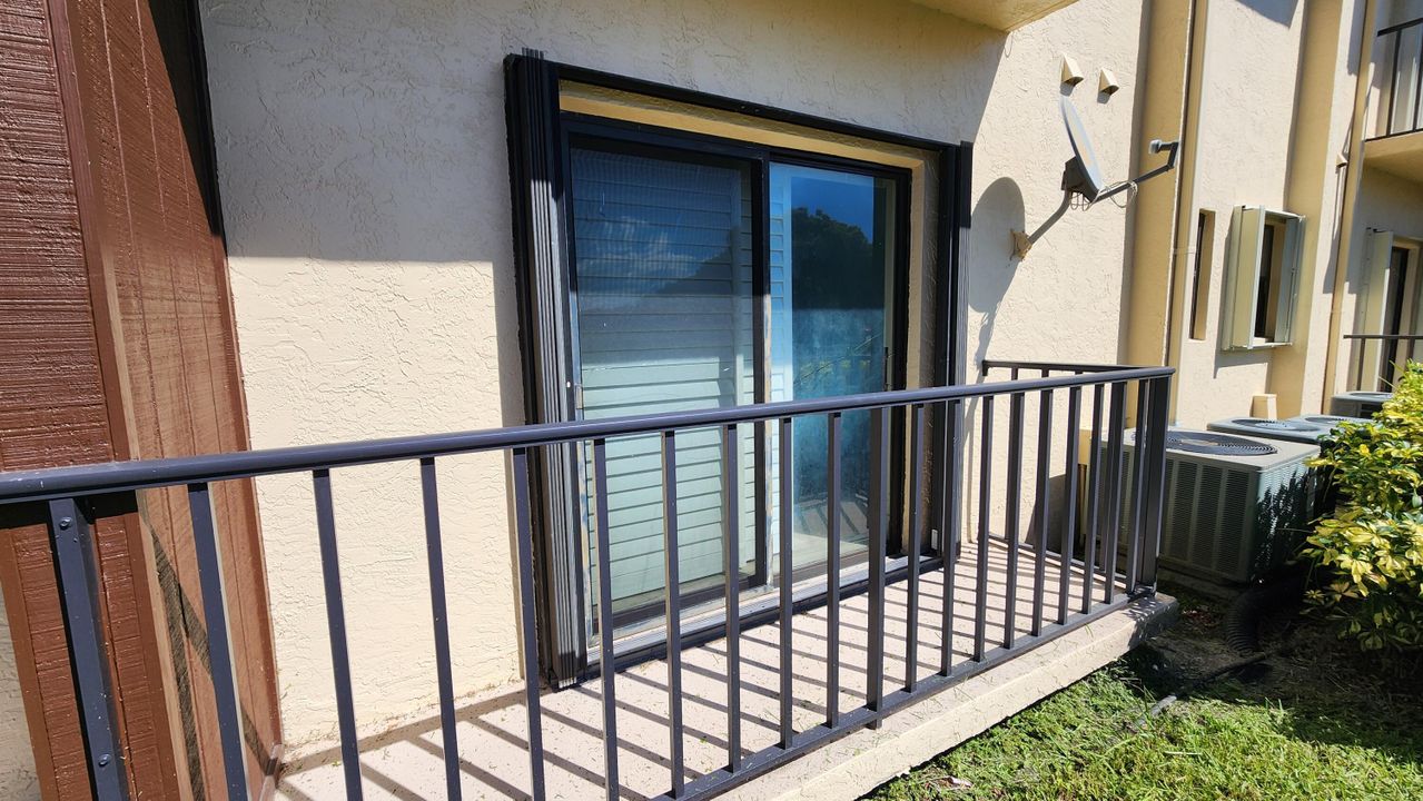 For Rent: $1,600 (1 beds, 1 baths, 840 Square Feet)