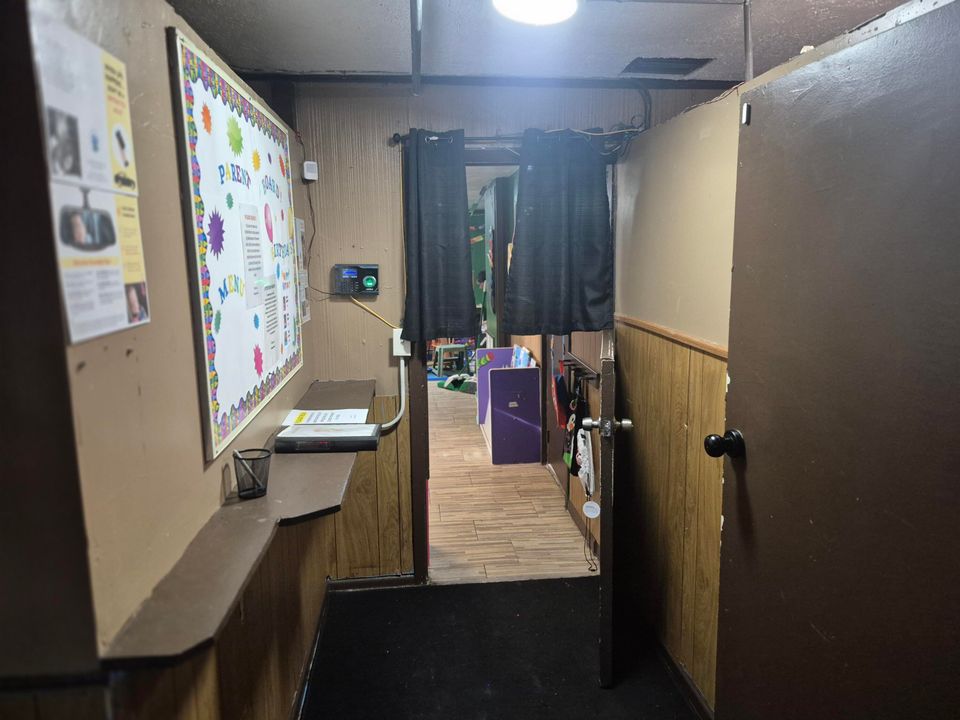 For Sale: $399,900 (0 beds, 0 baths, 1764 Square Feet)