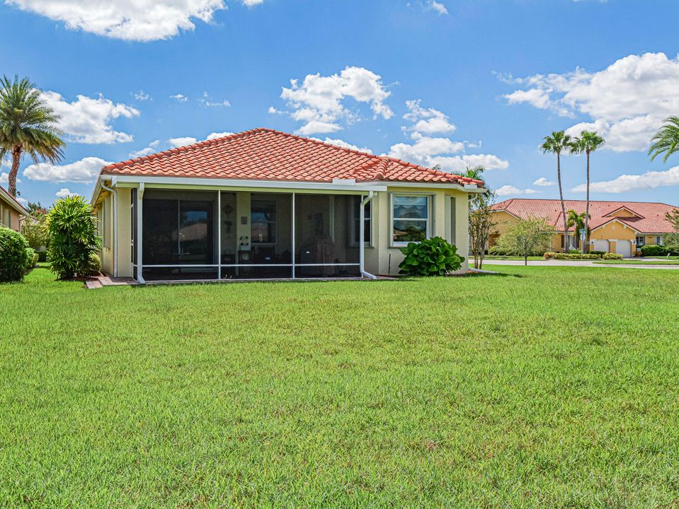 Activo con contrato: $415,000 (3 camas, 2 baños, 1881 Pies cuadrados)