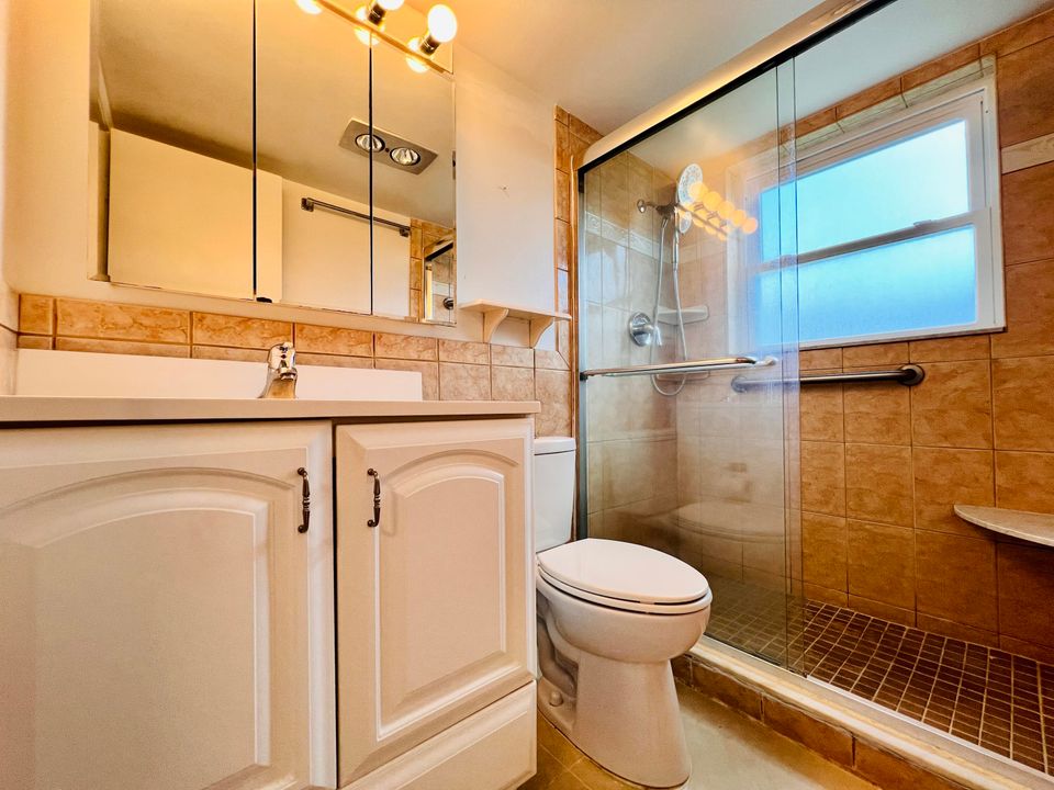 En Venta: $185,000 (2 camas, 1 baños, 798 Pies cuadrados)