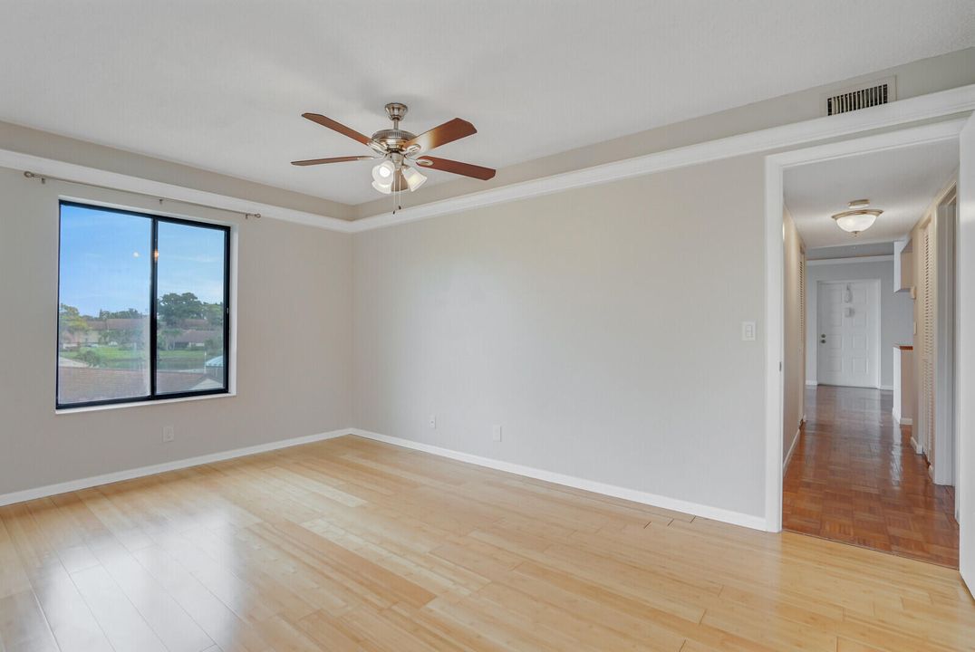 For Sale: $225,000 (2 beds, 2 baths, 1068 Square Feet)