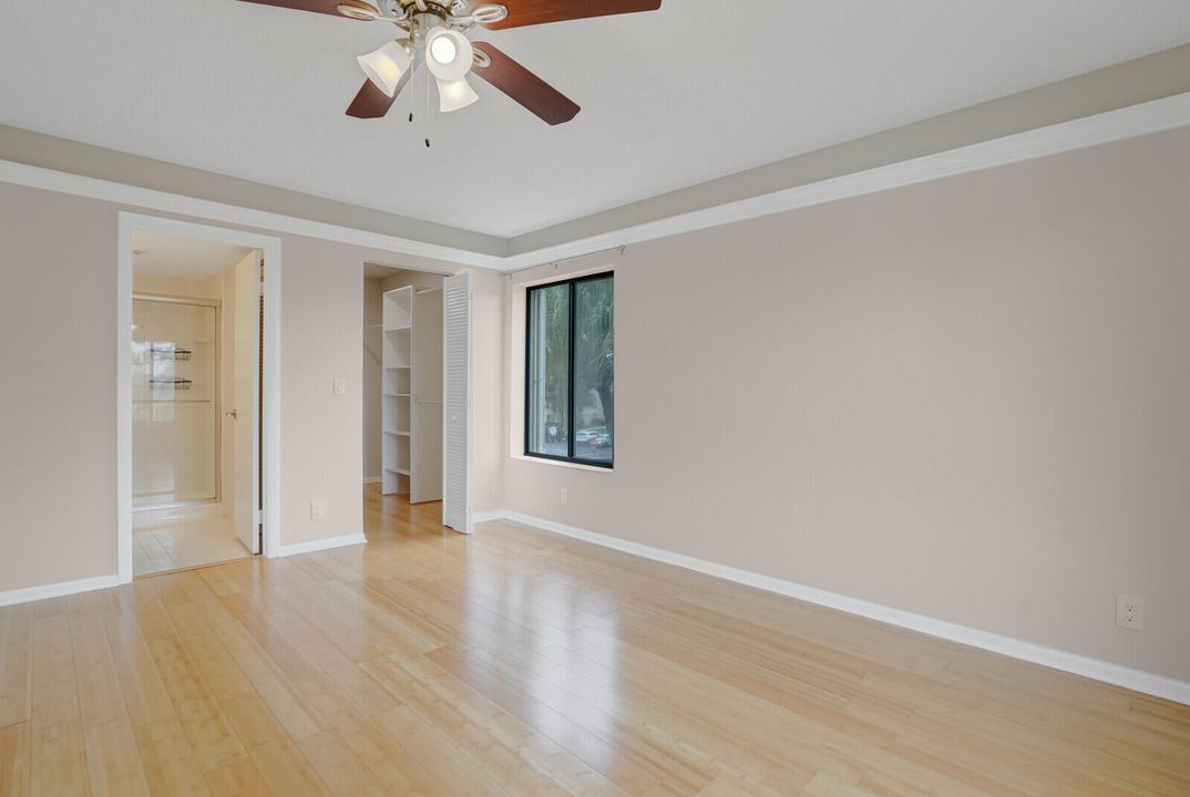 For Sale: $225,000 (2 beds, 2 baths, 1068 Square Feet)