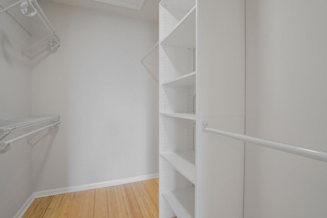 For Sale: $225,000 (2 beds, 2 baths, 1068 Square Feet)