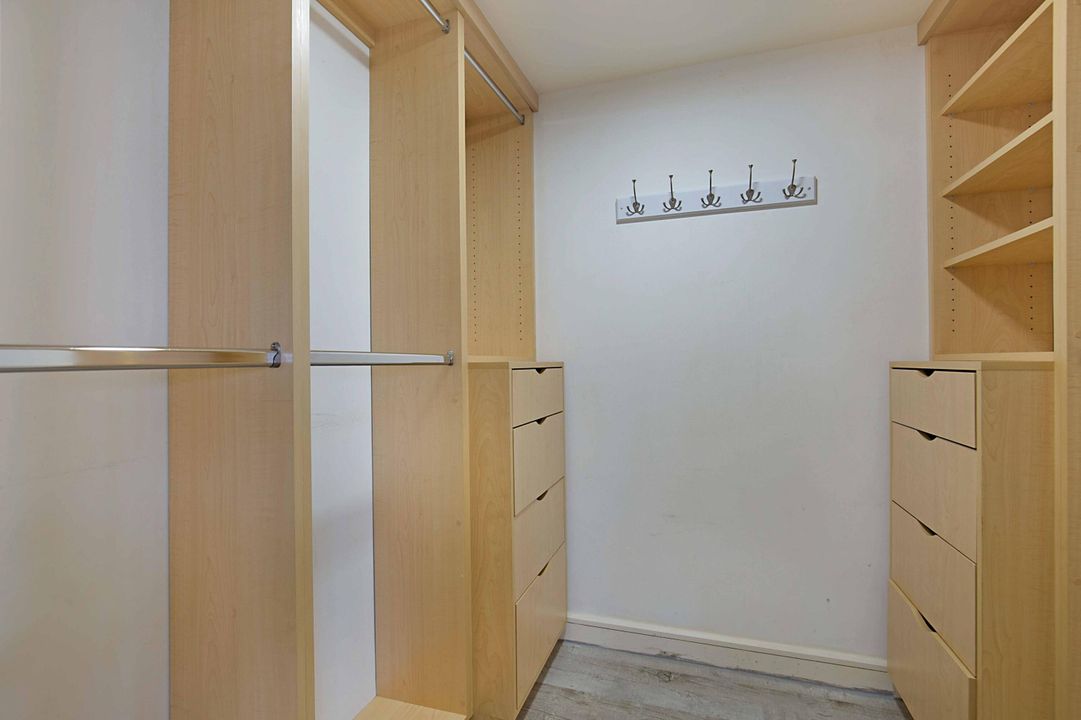 For Rent: $11,000 (3 beds, 2 baths, 2490 Square Feet)